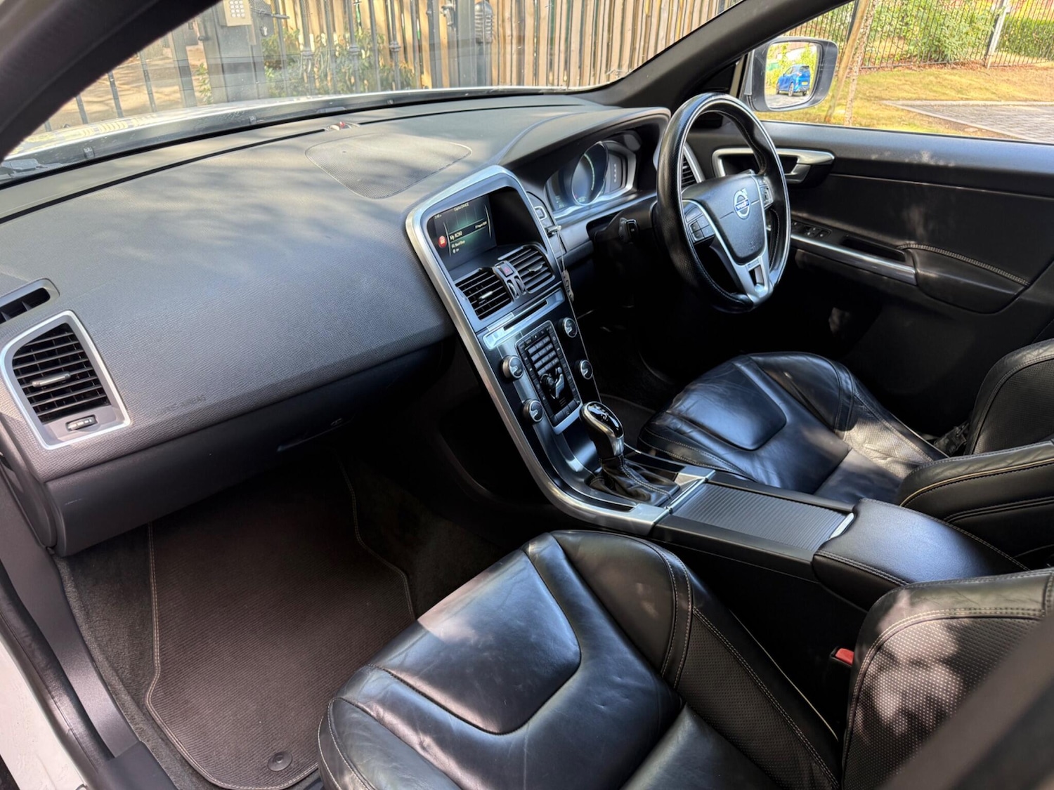 Used Volvo XC60 2014 for sale - 75687717: Photo 19