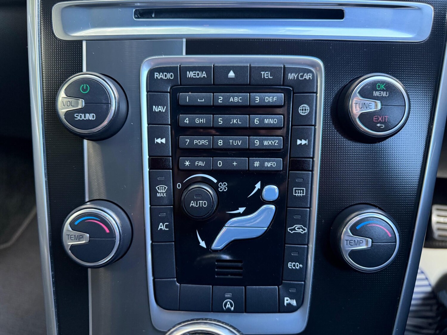 Used Volvo XC60 2014 for sale - 75687717: Photo 27