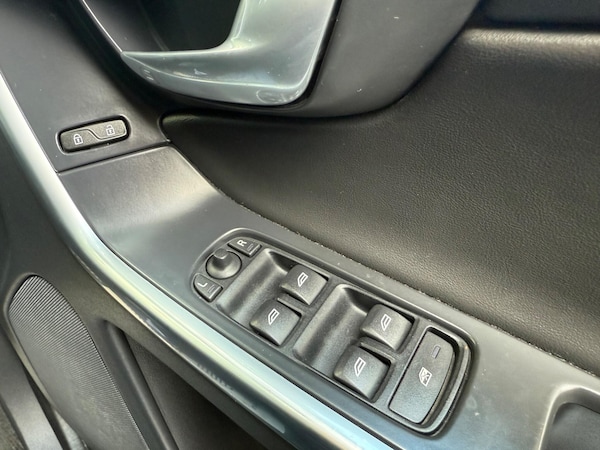 Used Volvo XC60 2014 for sale - 75687717: Photo 33
