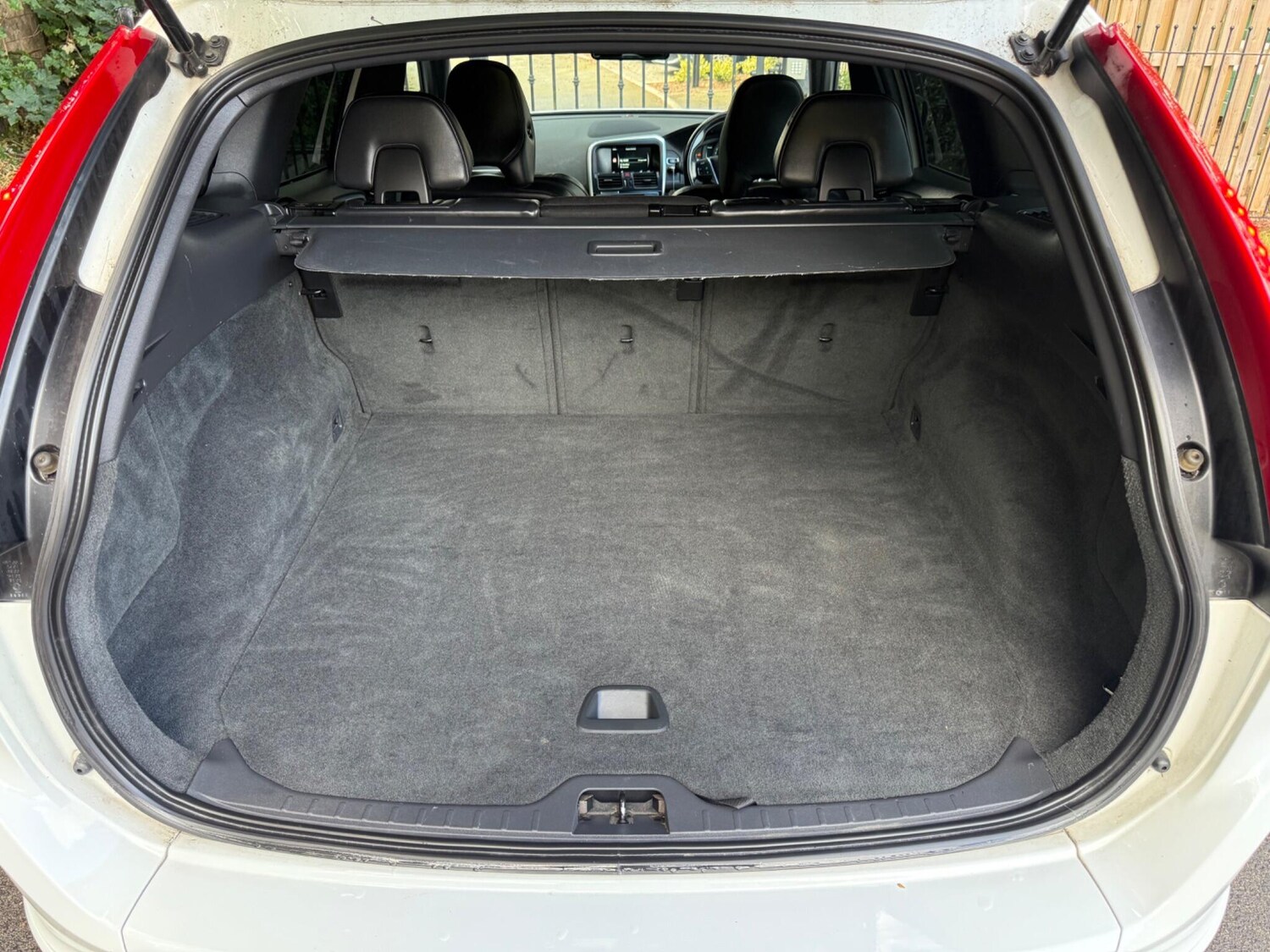 Used Volvo XC60 2014 for sale - 75687717: Photo 35