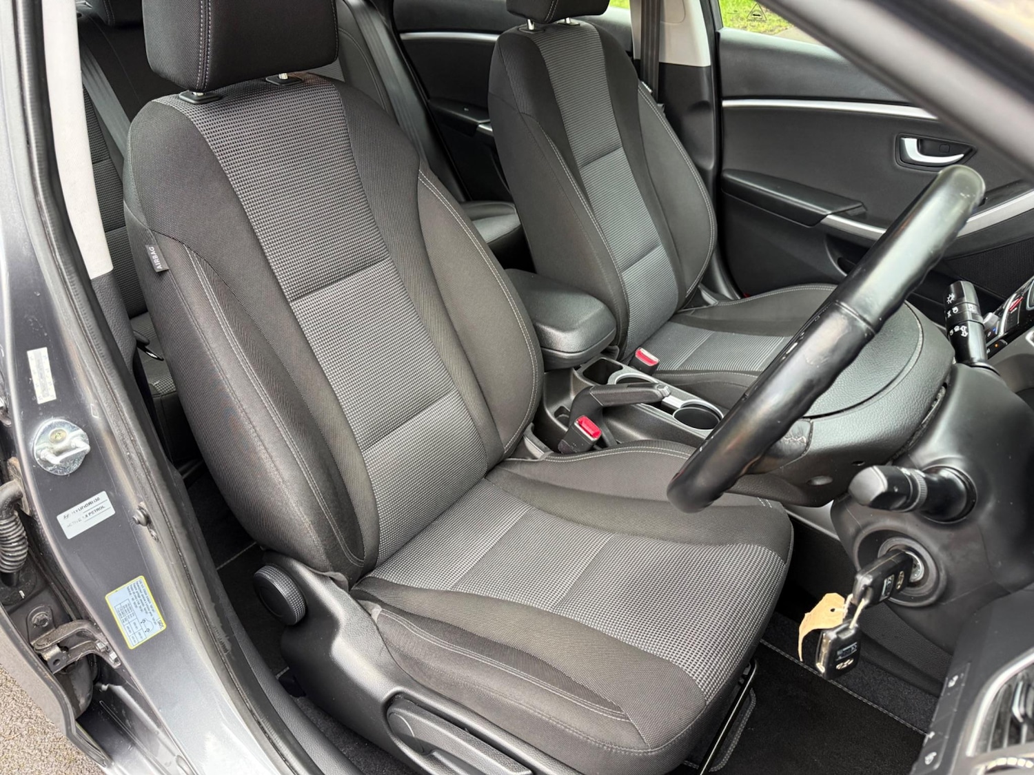 Used Hyundai i30 2015 for sale - 76991192: Photo 17