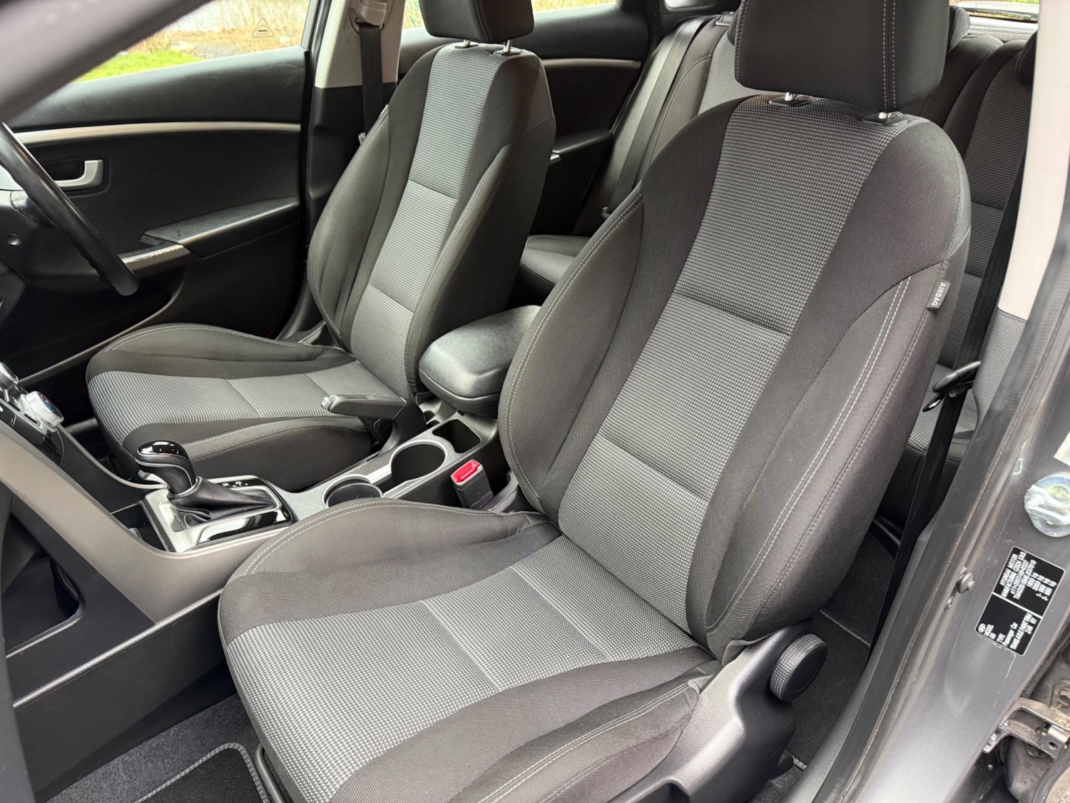 Used Hyundai i30 2015 for sale - 76991192: Photo 24