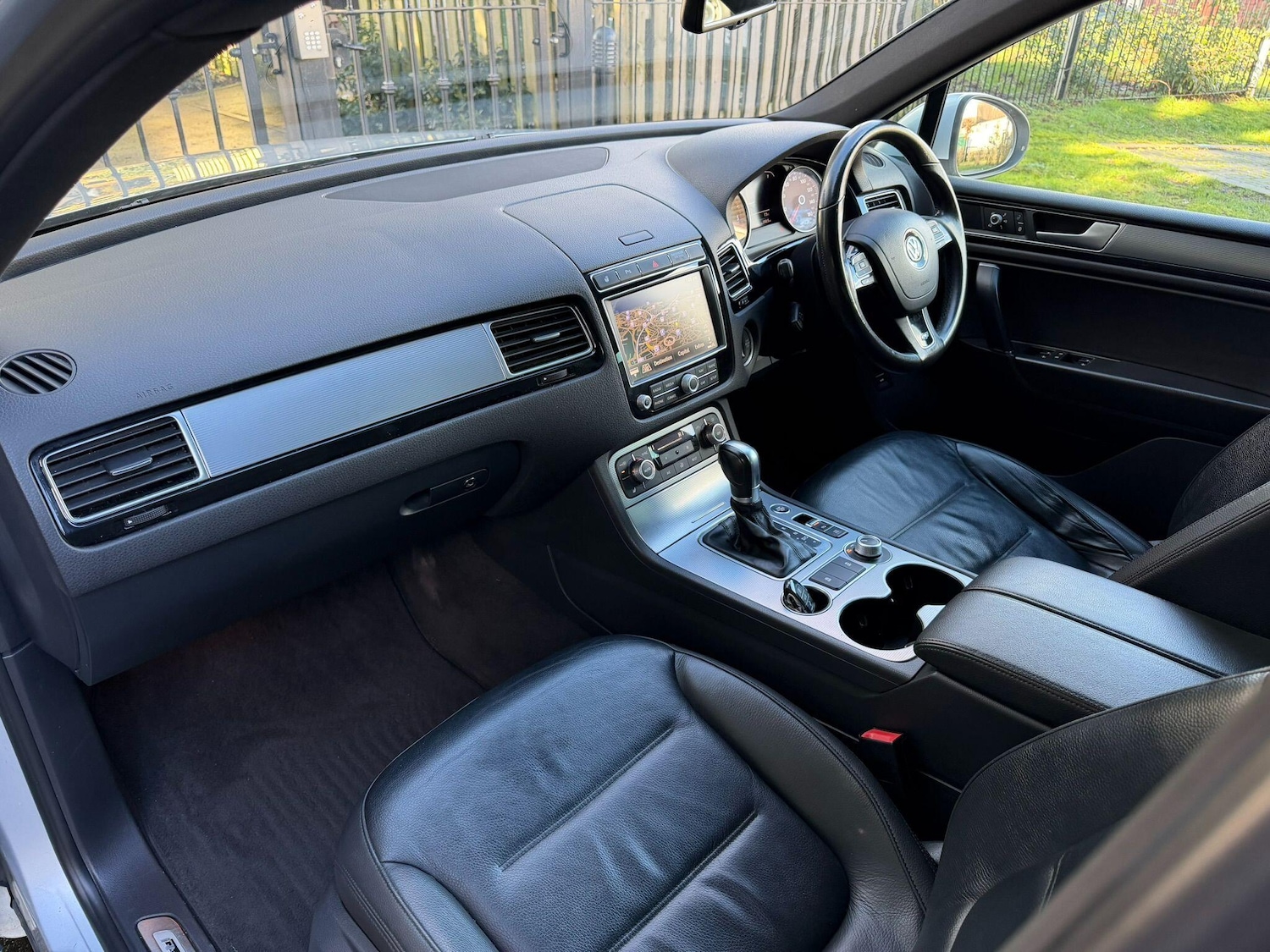 Used Volkswagen Touareg 2015 for sale - 77351609: Photo 27