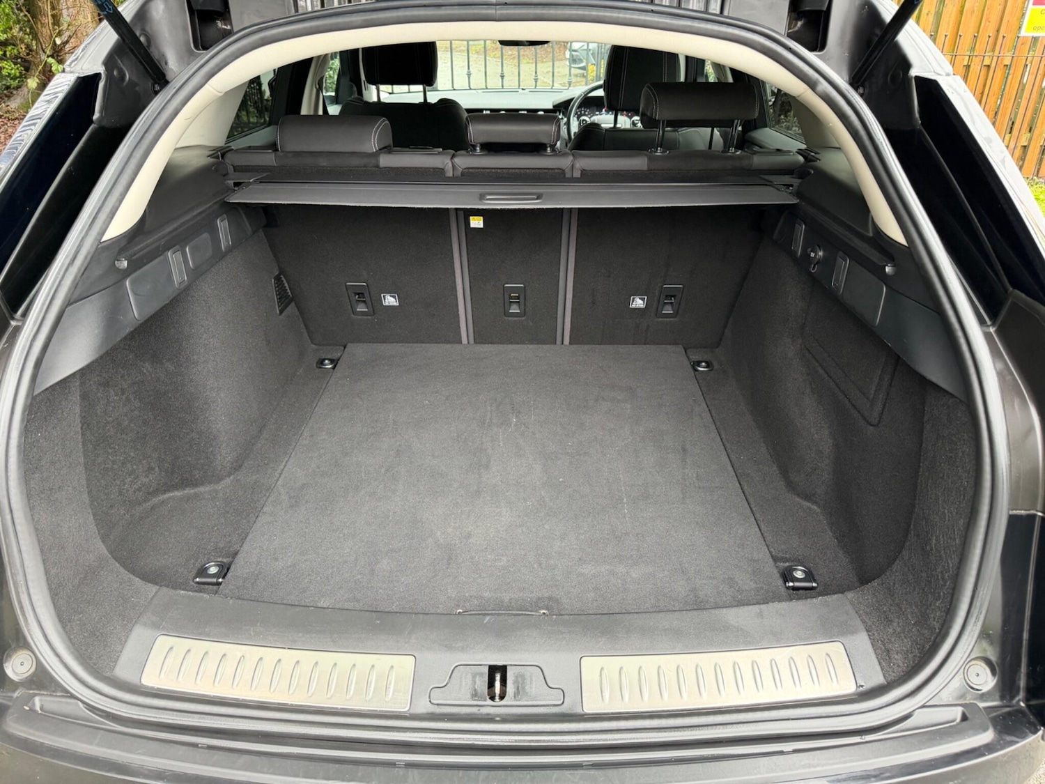 Used Land Rover Range Rover Velar 2018 for sale - 77163124: Photo 25