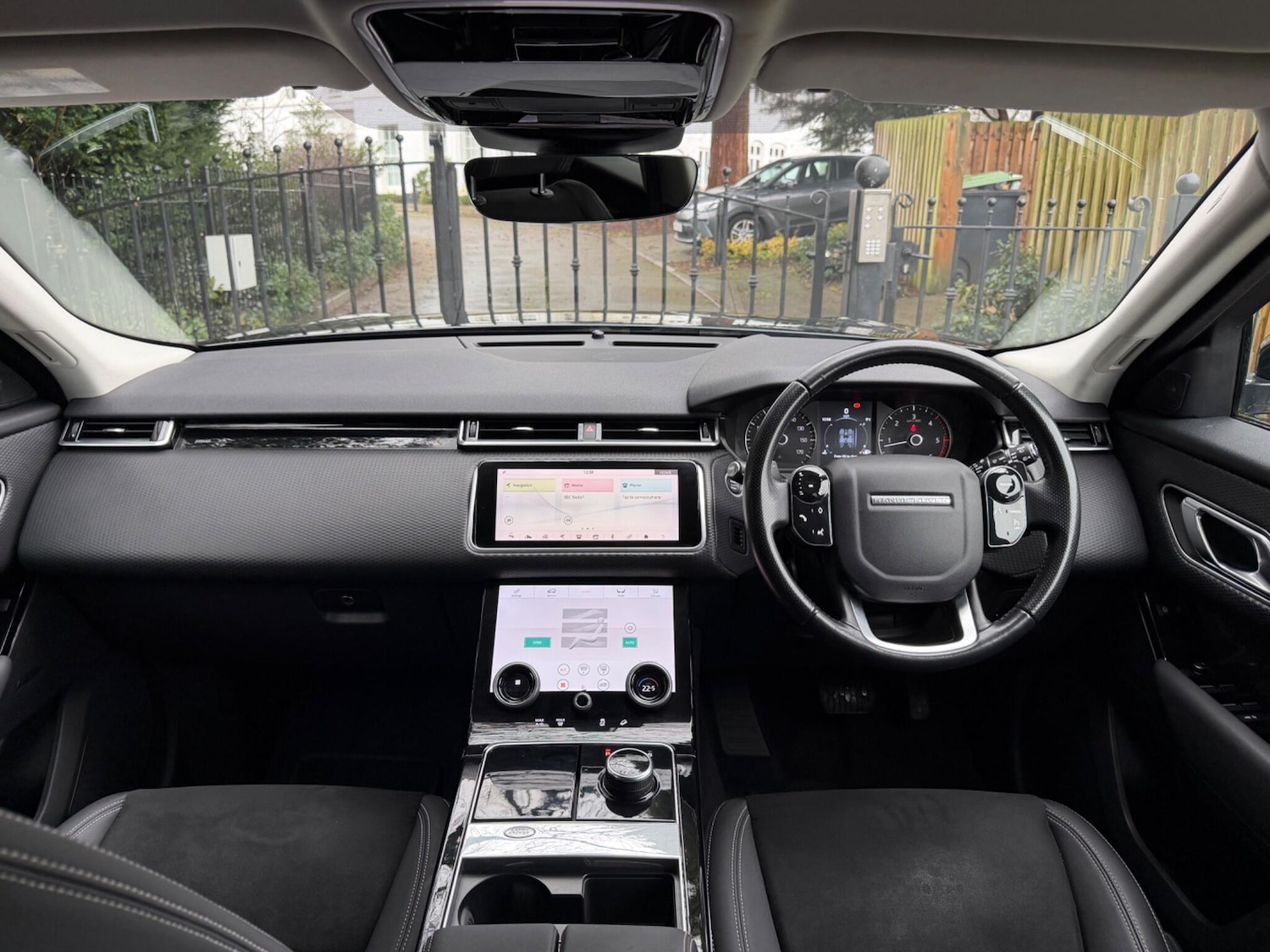 Used Land Rover Range Rover Velar 2018 for sale - 77163124: Photo 32