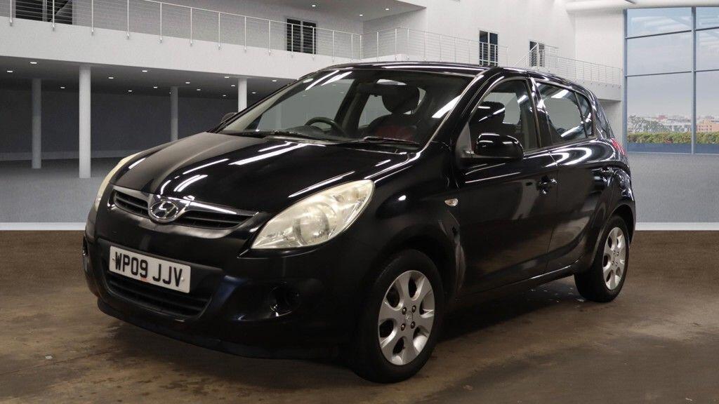 Used Hyundai i20 2009 for sale - 76499752: Photo 2