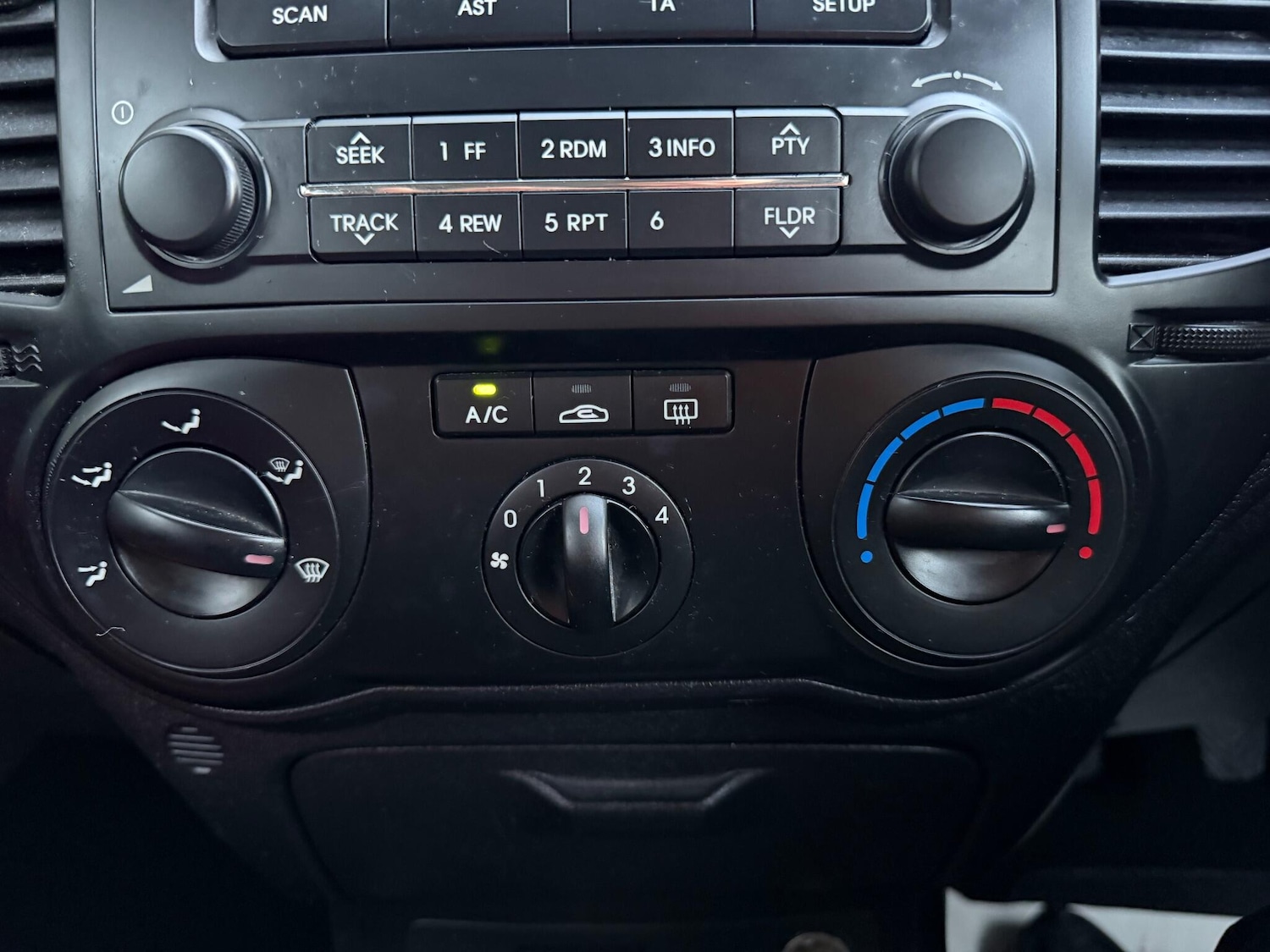 Used Hyundai i20 2009 for sale - 76499752: Photo 40