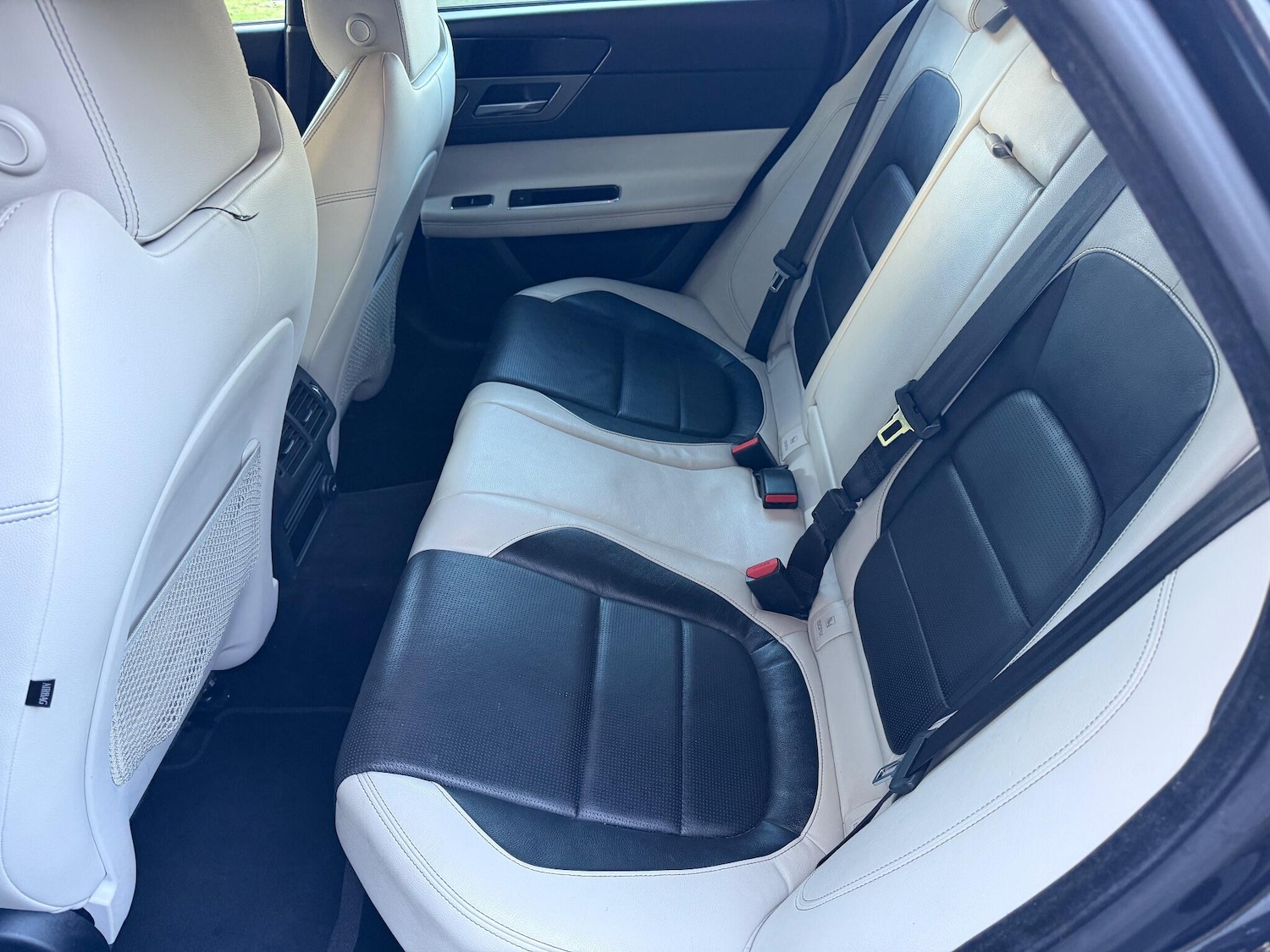 Used Jaguar XF 2016 for sale - 76671566: Photo 26