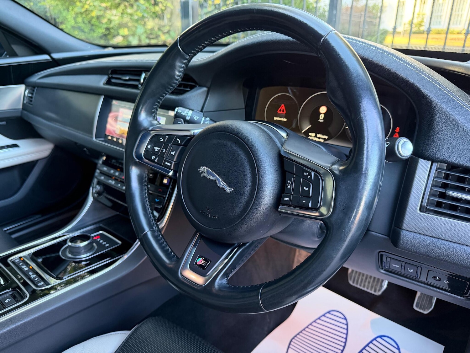 Used Jaguar XF 2016 for sale - 76671566: Photo 28