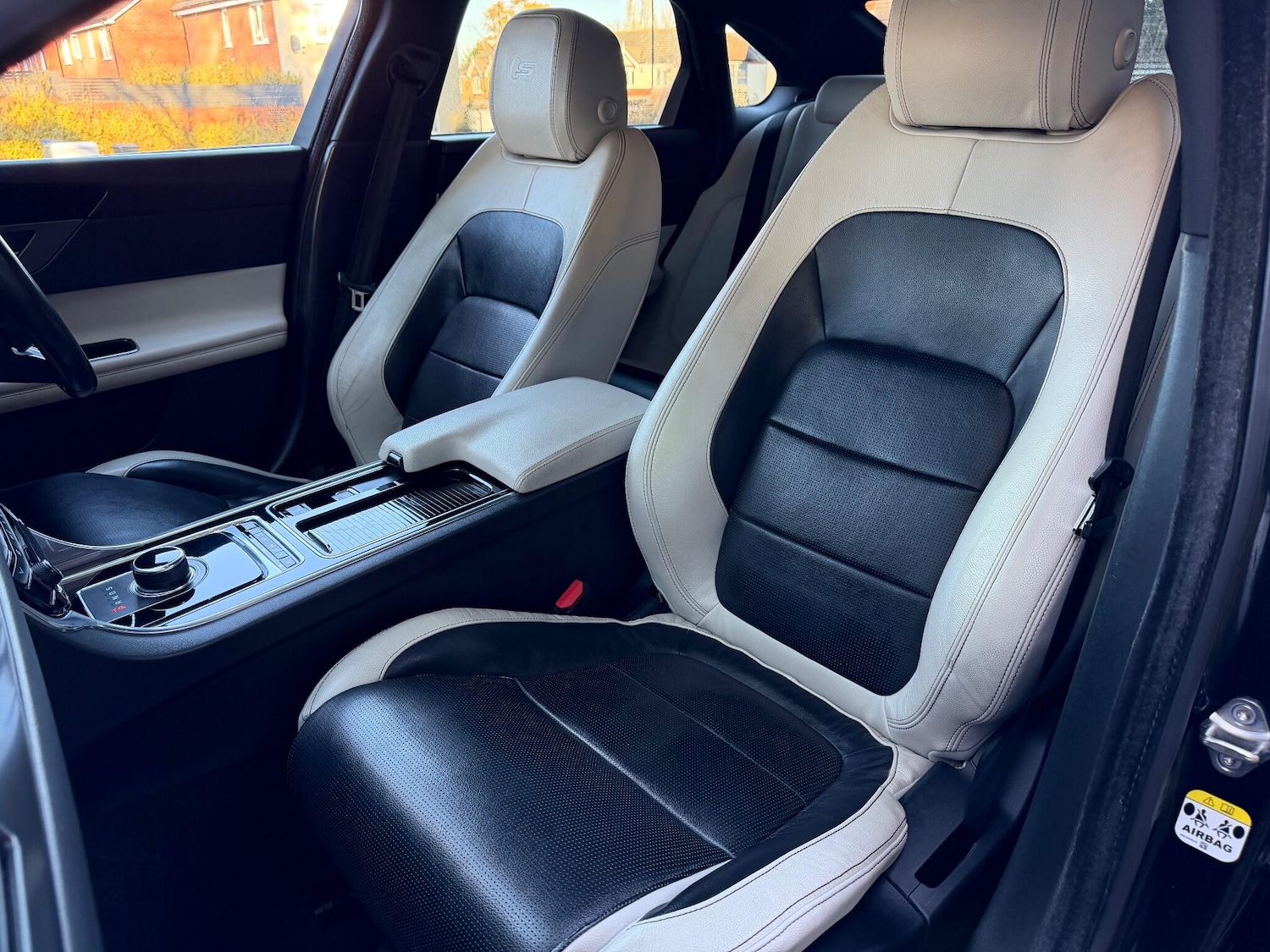 Used Jaguar XF 2016 for sale - 76671566: Photo 29