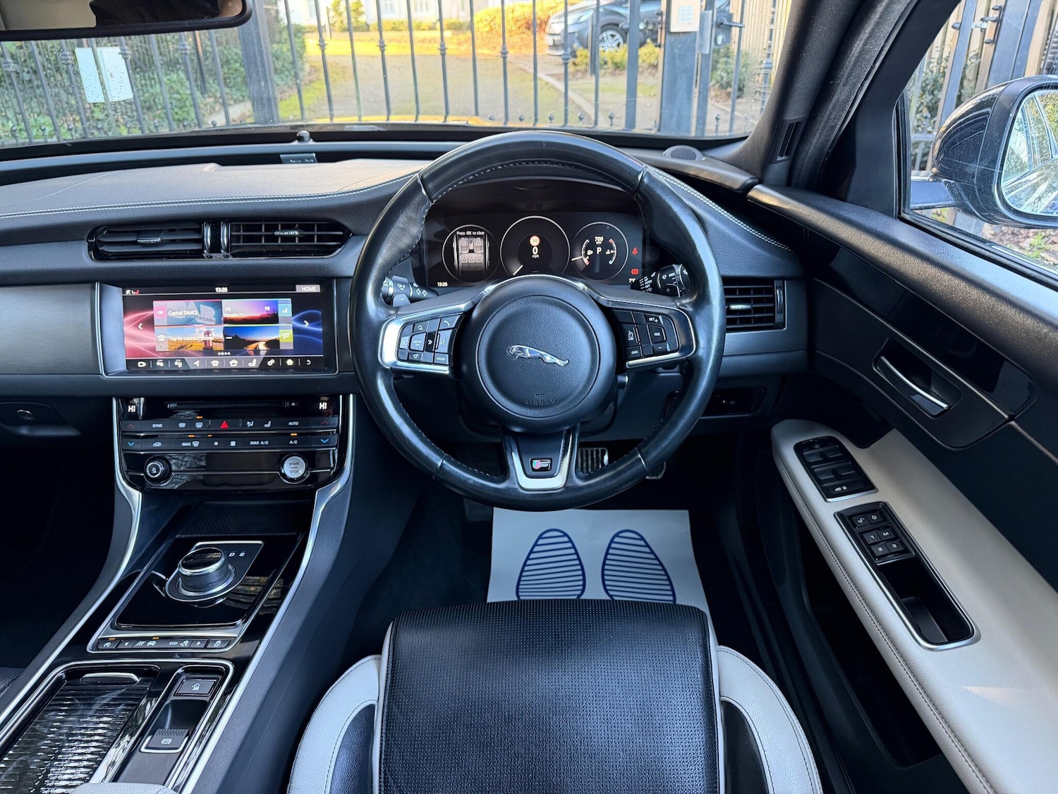 Used Jaguar XF 2016 for sale - 76671566: Photo 31