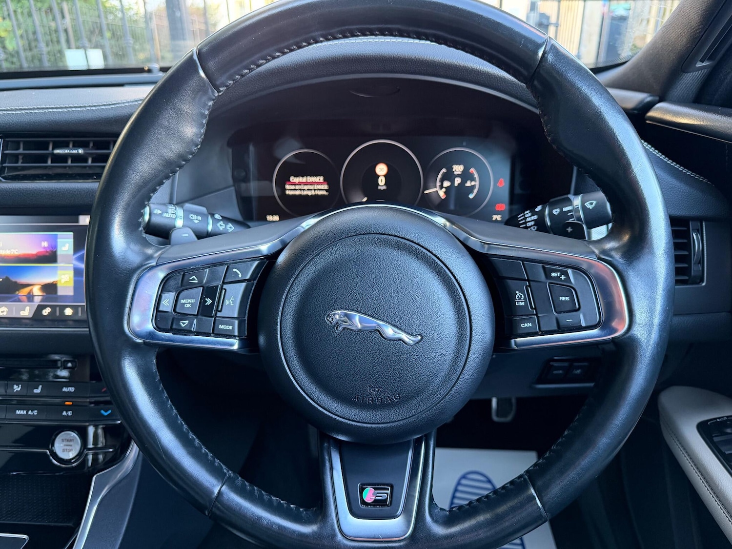 Used Jaguar XF 2016 for sale - 76671566: Photo 36