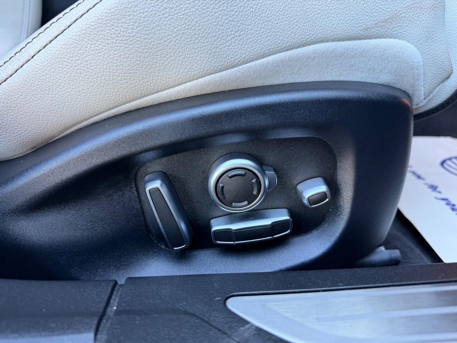 Used Jaguar XF 2016 for sale - 76671566: Photo 51