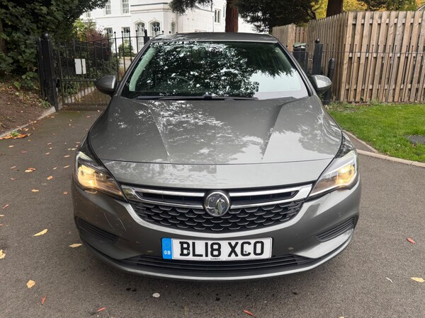 Used Vauxhall Astra 2018 for sale - 76215389: Photo 2