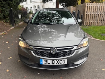 Used Vauxhall Astra 2018 for sale - 76215389: Photo 2
