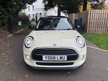 Used MINI Hatch 2018 for sale - 76989677: Photo