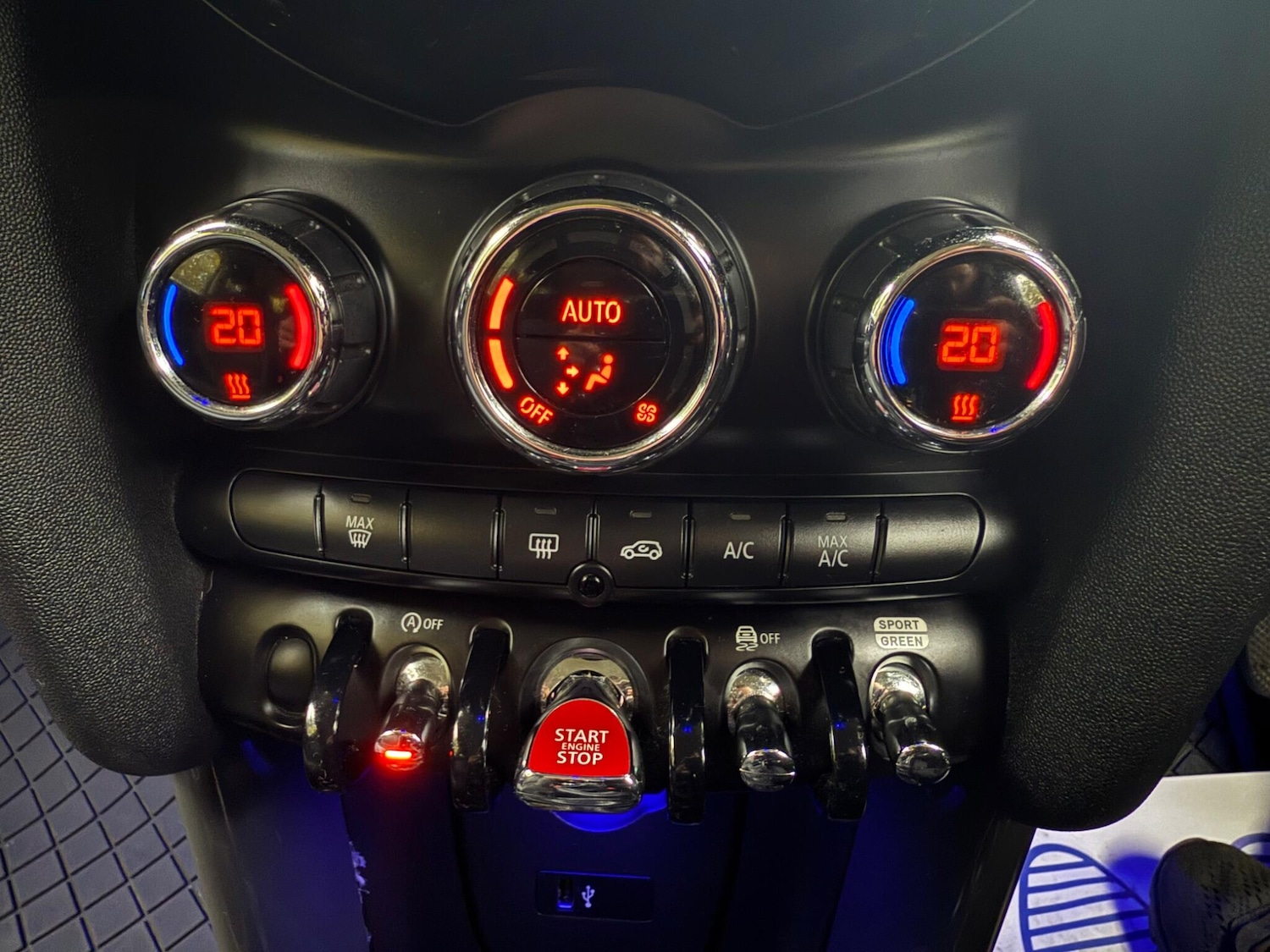 Used MINI Hatch 2018 for sale - 76989677: Photo 30