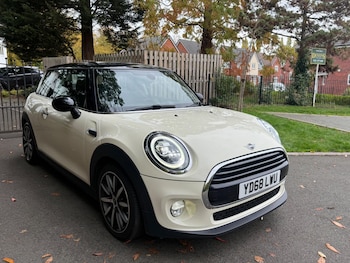 Used MINI Hatch 2018 for sale - 76989677: Photo