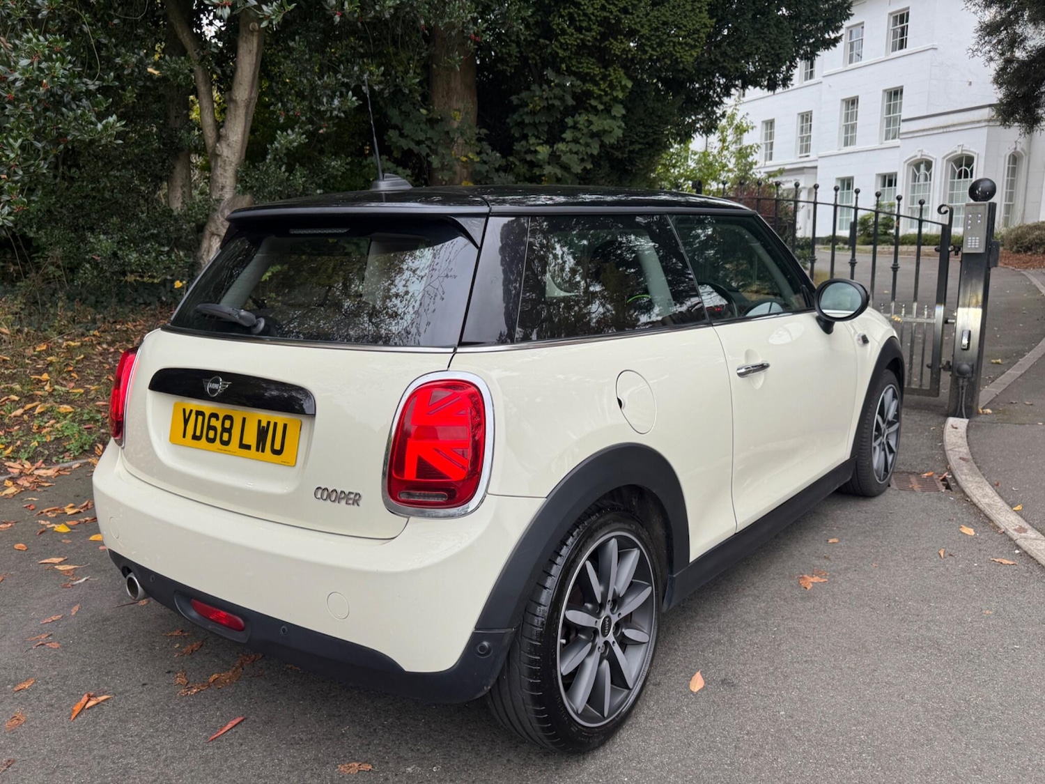 Used MINI Hatch 2018 for sale - 76989677: Photo 9