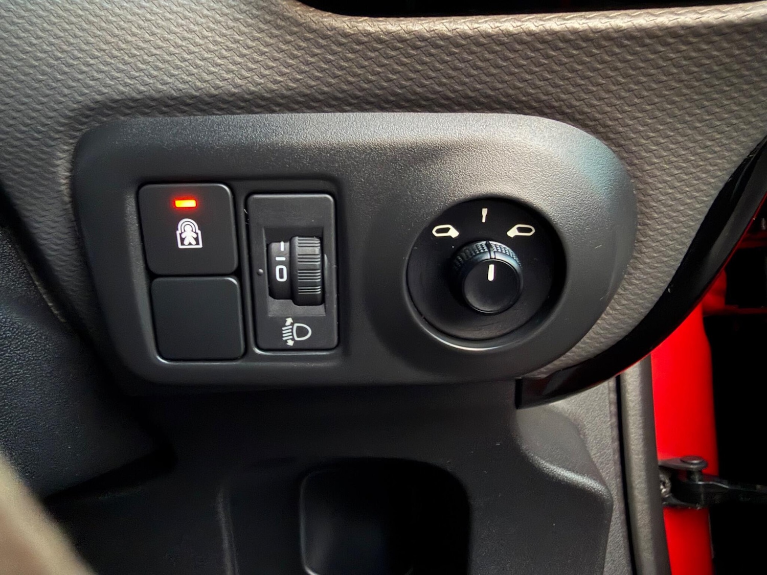 Used Citroen C4 Cactus 2015 for sale - 76440457: Photo 40