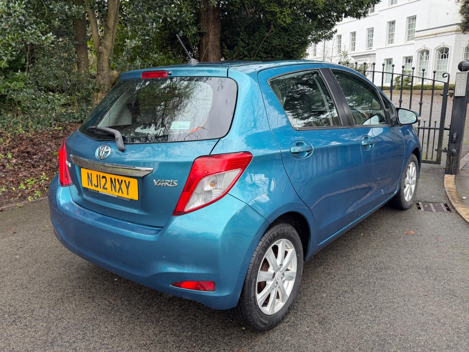 Used Toyota Yaris 2012 for sale - 77215689: Photo 11