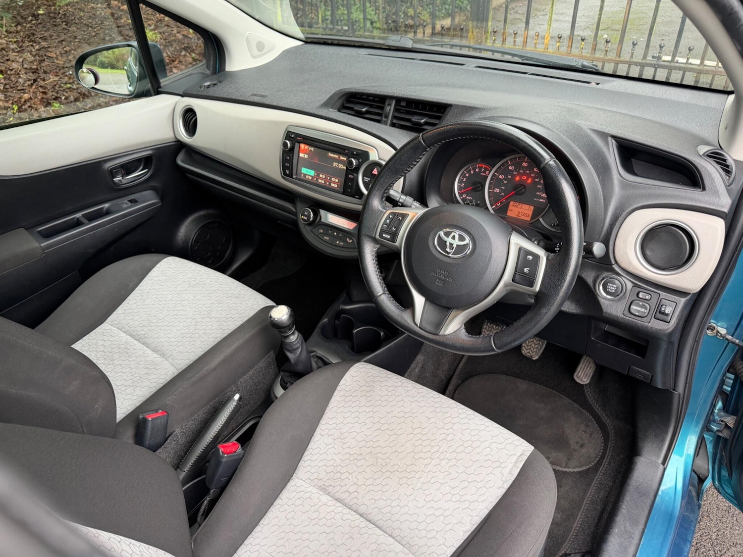 Used Toyota Yaris 2012 for sale - 77215689: Photo 21