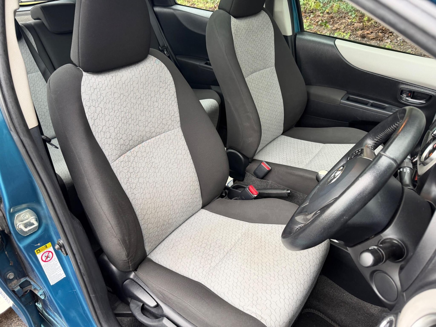 Used Toyota Yaris 2012 for sale - 77215689: Photo 22