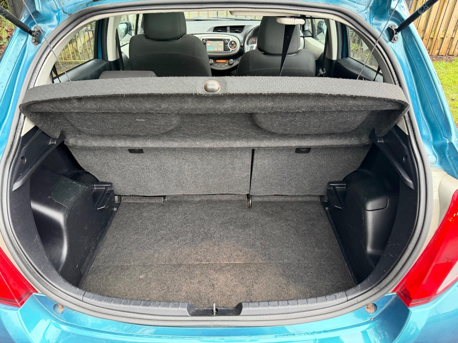 Used Toyota Yaris 2012 for sale - 77215689: Photo 25