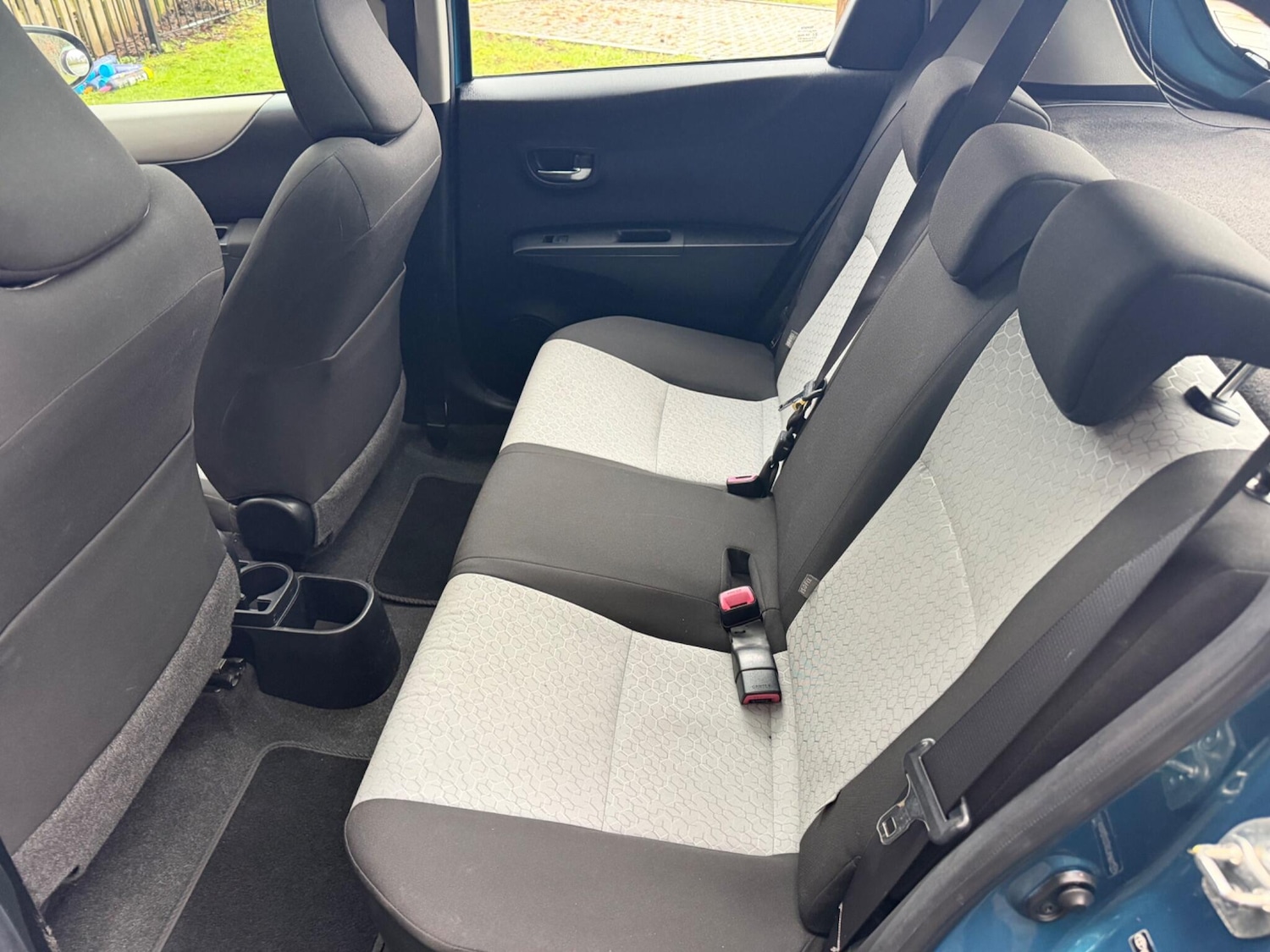 Used Toyota Yaris 2012 for sale - 77215689: Photo 26