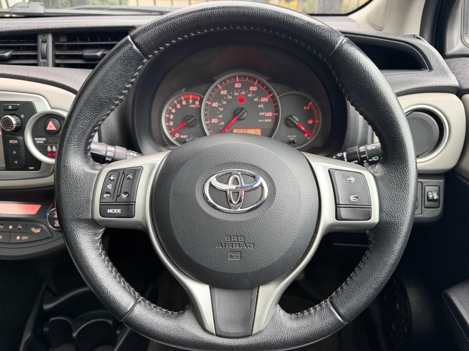 Used Toyota Yaris 2012 for sale - 77215689: Photo 34