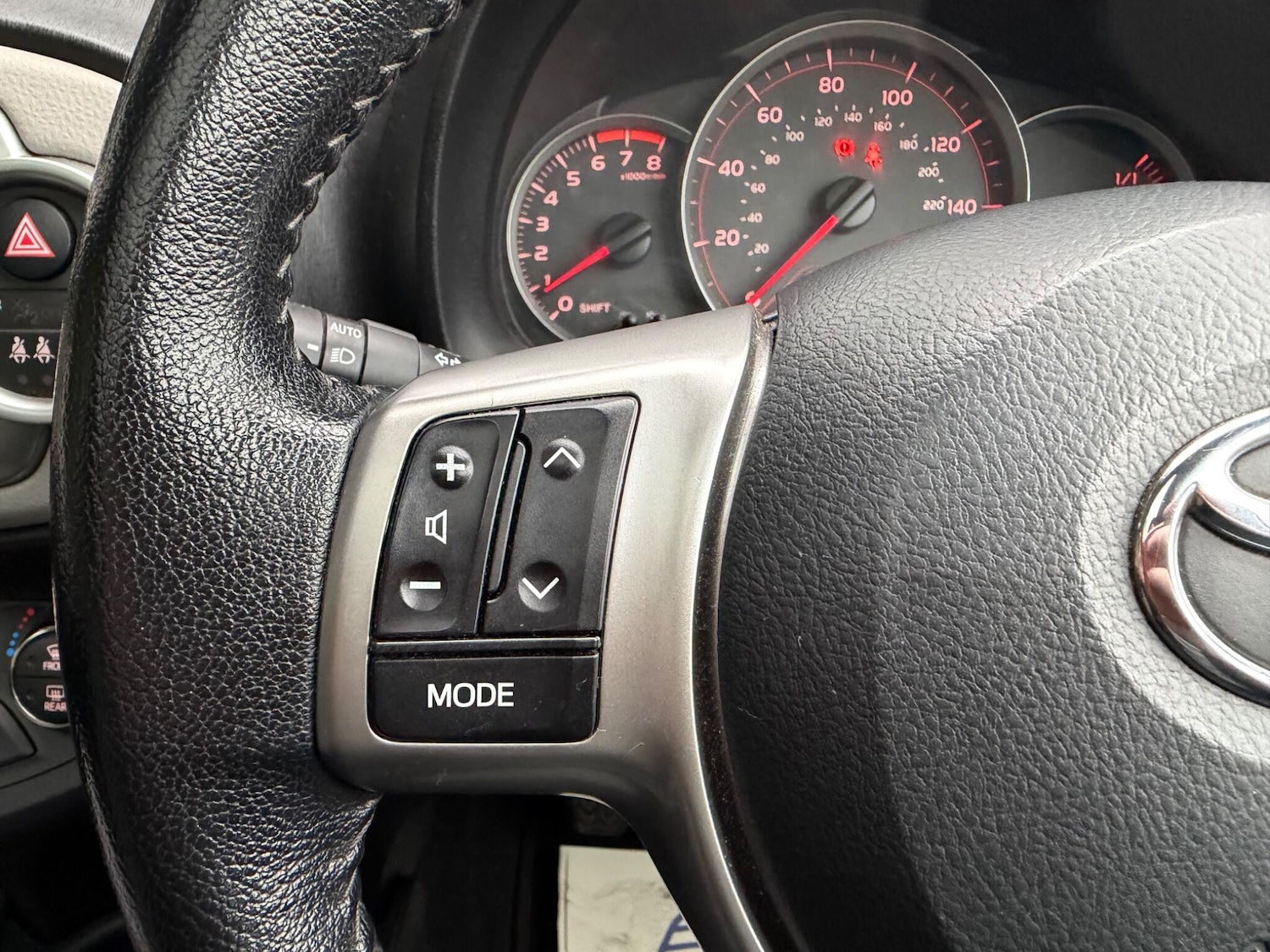 Used Toyota Yaris 2012 for sale - 77215689: Photo 39