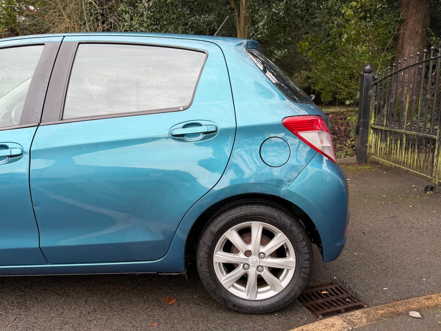 Used Toyota Yaris 2012 for sale - 77215689: Photo 6