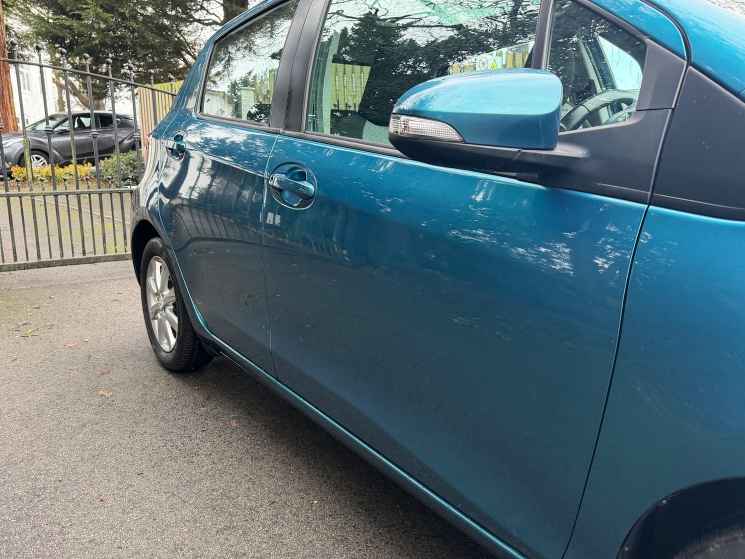 Used Toyota Yaris 2012 for sale - 77215689: Photo 8