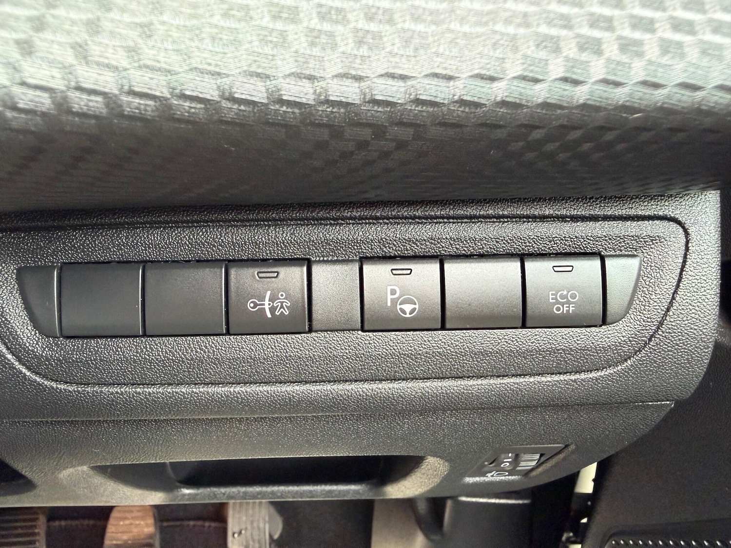 Used Peugeot 208 2018 for sale - 76591965: Photo 35