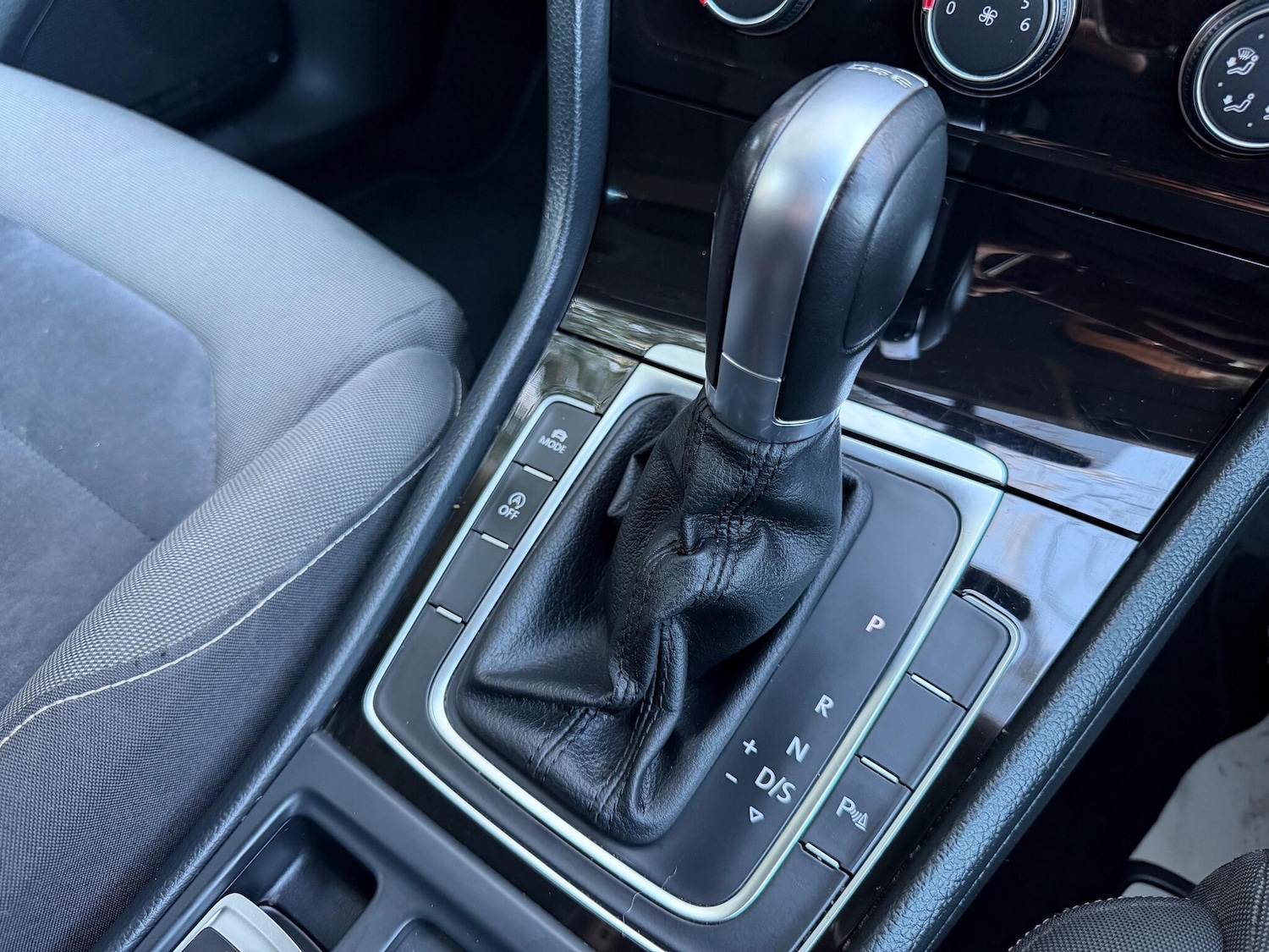 Used Volkswagen Golf 2014 for sale - 76824014: Photo 40