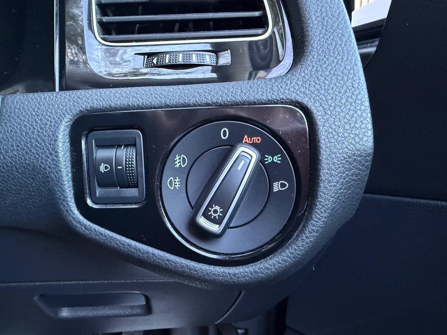 Used Volkswagen Golf 2014 for sale - 76824014: Photo 48