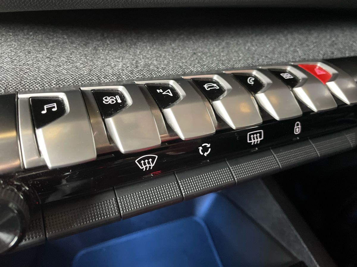 Used Peugeot 3008 2018 for sale - 77388980: Photo 39