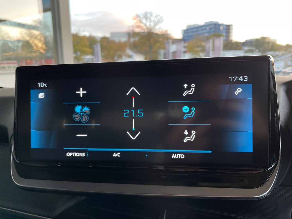 Used Peugeot 208 2022 for sale - 76410502: Photo 26