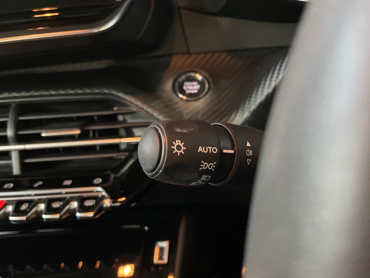 Used Peugeot 208 2022 for sale - 76410502: Photo 37