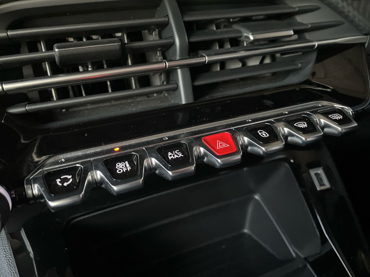 Used Peugeot 208 2022 for sale - 77640667: Photo 38