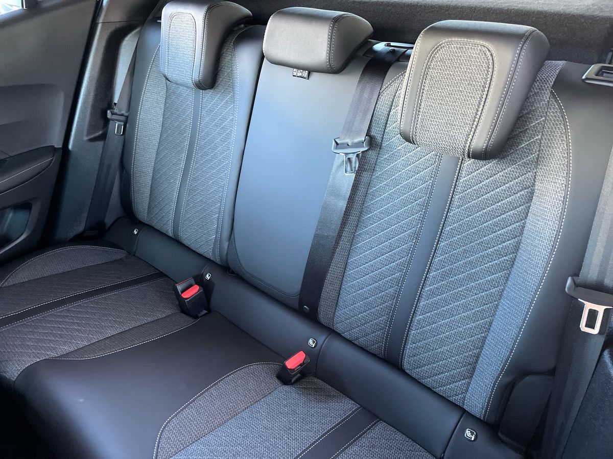 Used Peugeot 2008 2025 for sale - 76870618: Photo 28