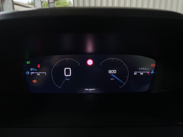 Used Peugeot 2008 2025 for sale - 75625257: Photo 23