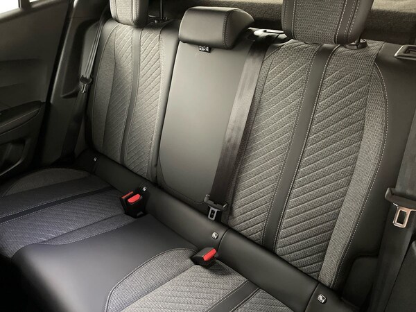 Used Peugeot 2008 2025 for sale - 75625257: Photo 28