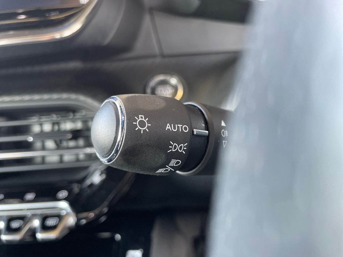 Used Peugeot 208 2021 for sale - 76868881: Photo 41