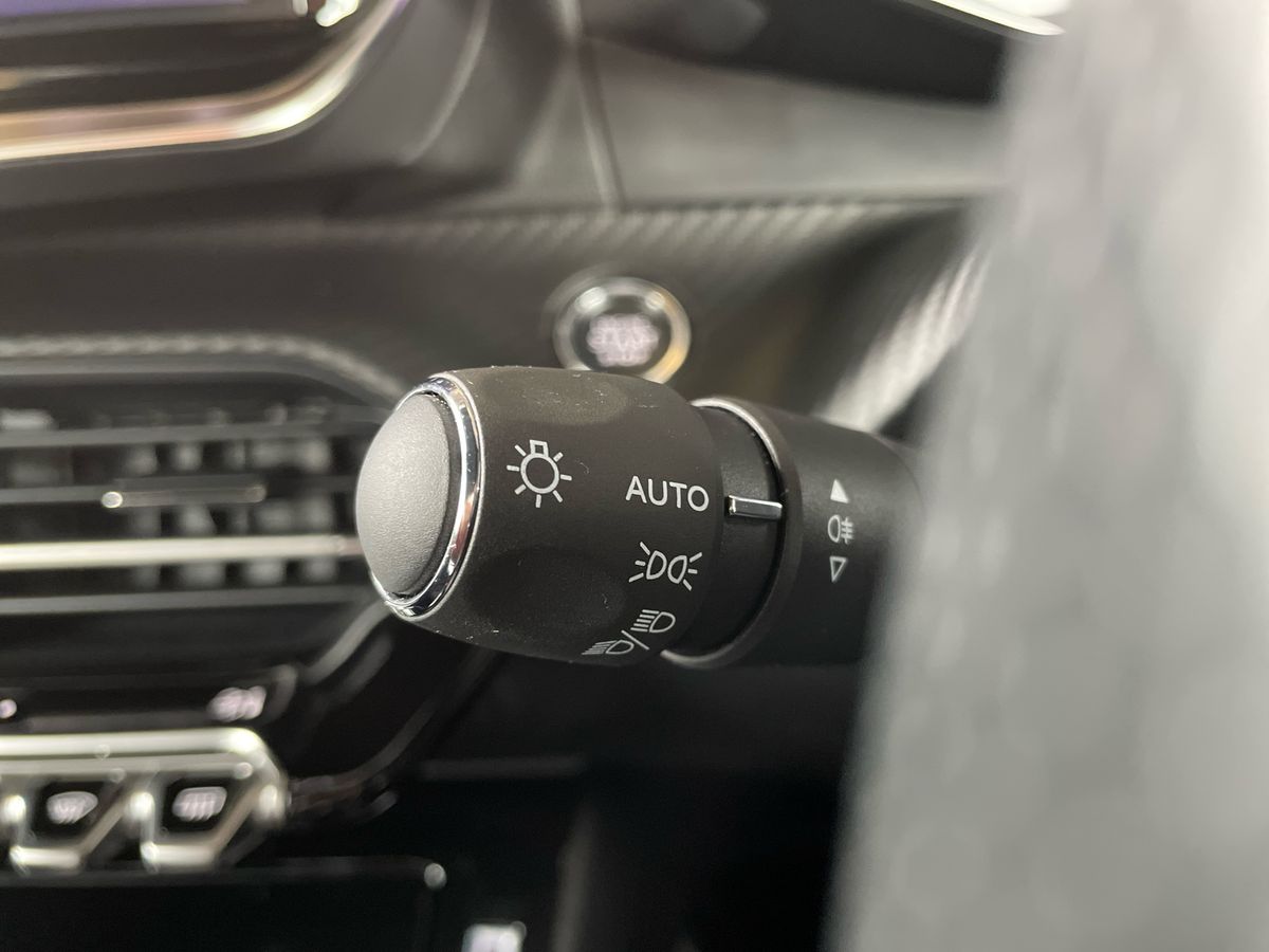 Used Peugeot 2008 2023 for sale - 76870146: Photo 37