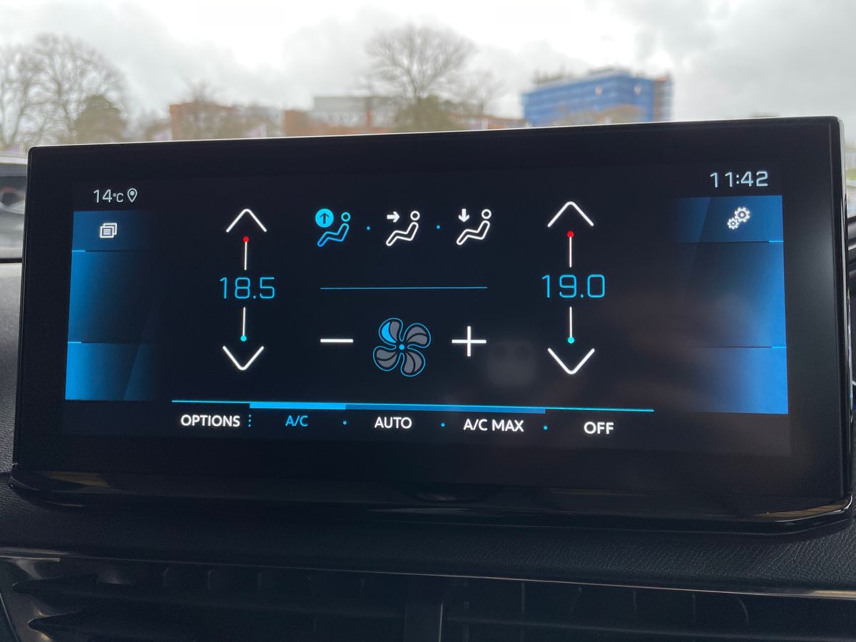 Used Peugeot 3008 2023 for sale - 76873282: Photo 26