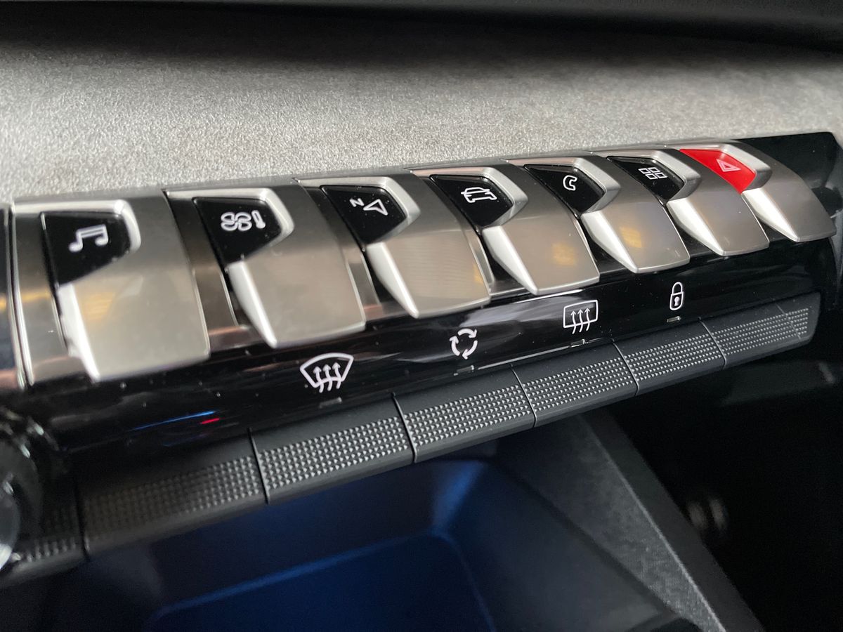 Used Peugeot 3008 2023 for sale - 76873282: Photo 41