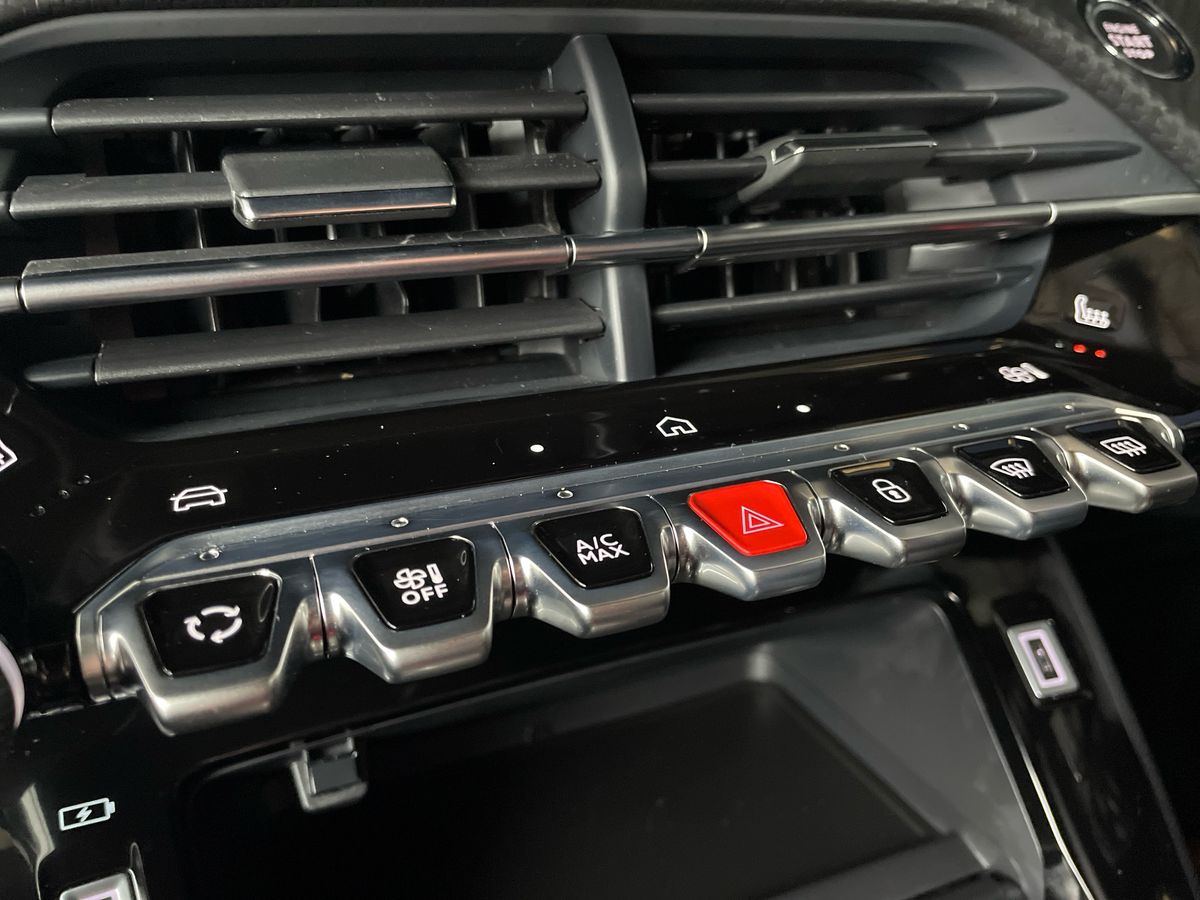 Used Peugeot 2008 2024 for sale - 77702766: Photo 42