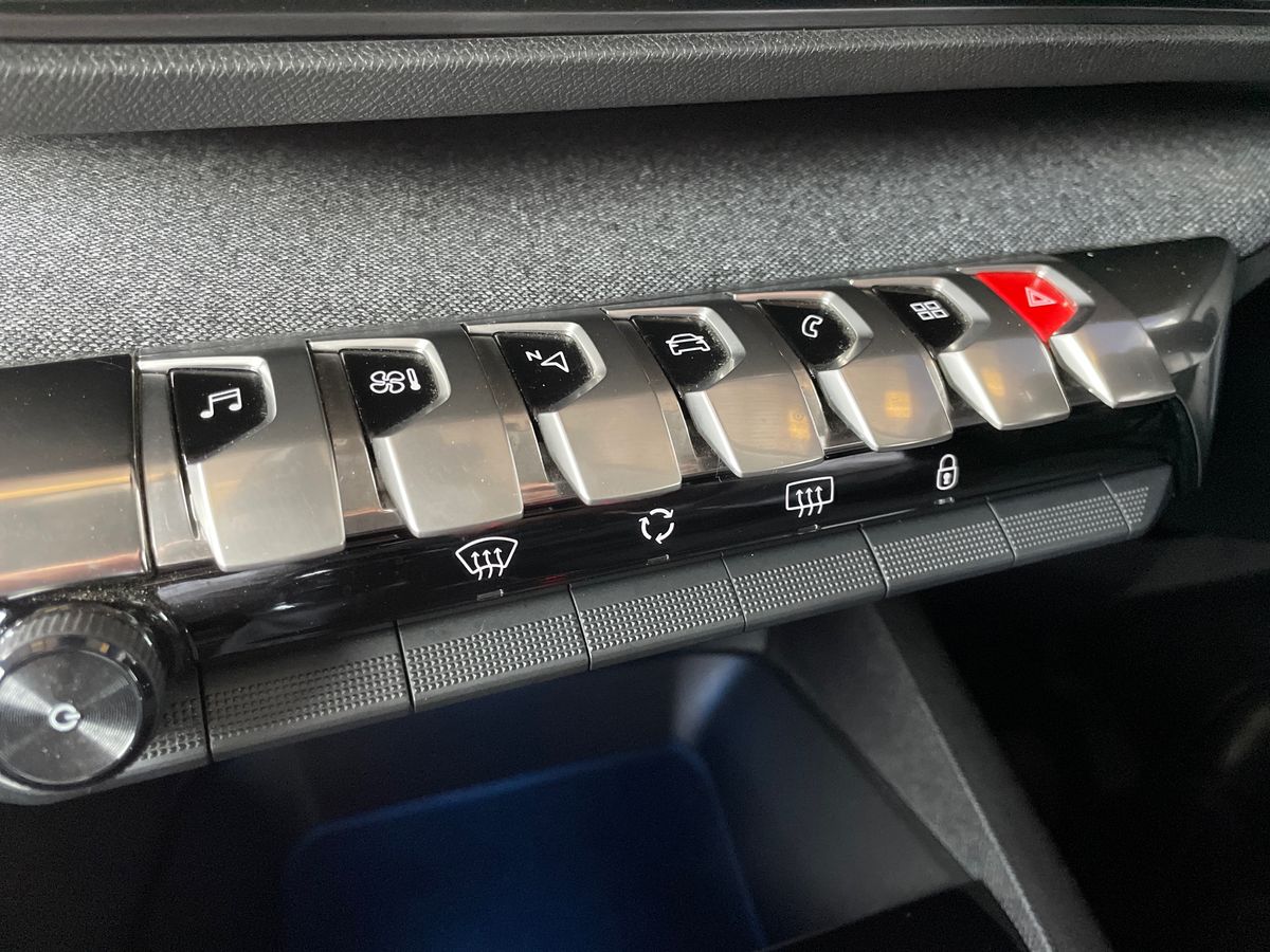 Used Peugeot 3008 2022 for sale - 76130858: Photo 40