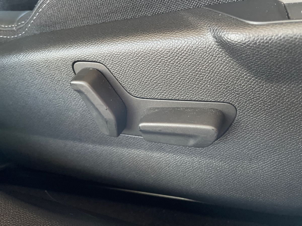 Used Peugeot 2008 2022 for sale - 76873685: Photo 39